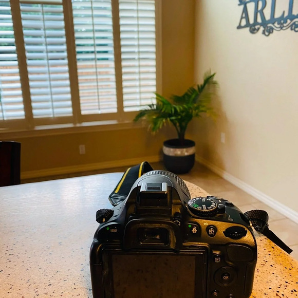 Nikon D5100 Camera Bundle with 18-55mm and 55-300mm Lenses - Picture 2 of 5